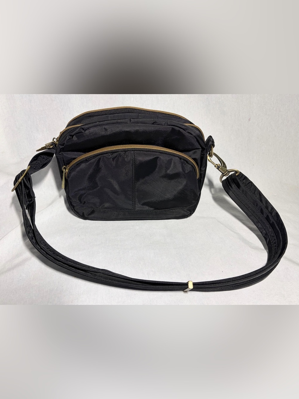 Travelon Black Nylon Anti-Theft Crossbody Bag Gold Zippers